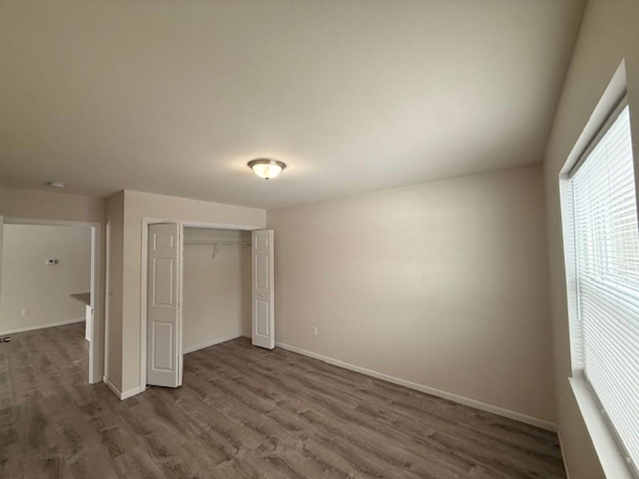 3122 Barrington Pl - Photo 3 of 4