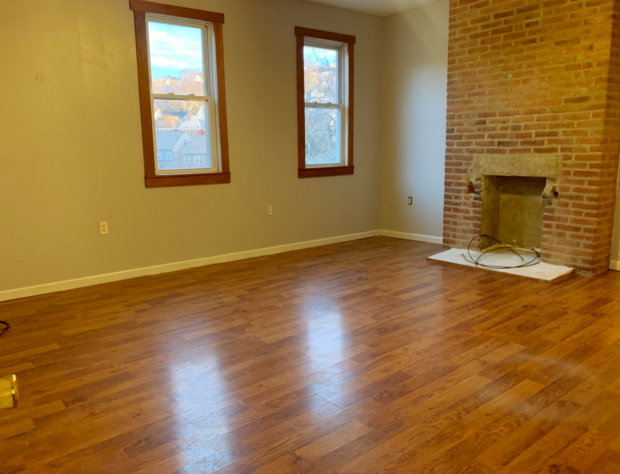 326 Merrimac St - Photo 6 of 14