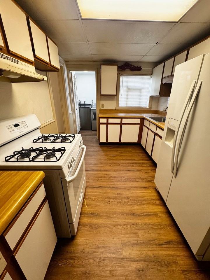 1101 Fredonia St - Photo 2 of 19