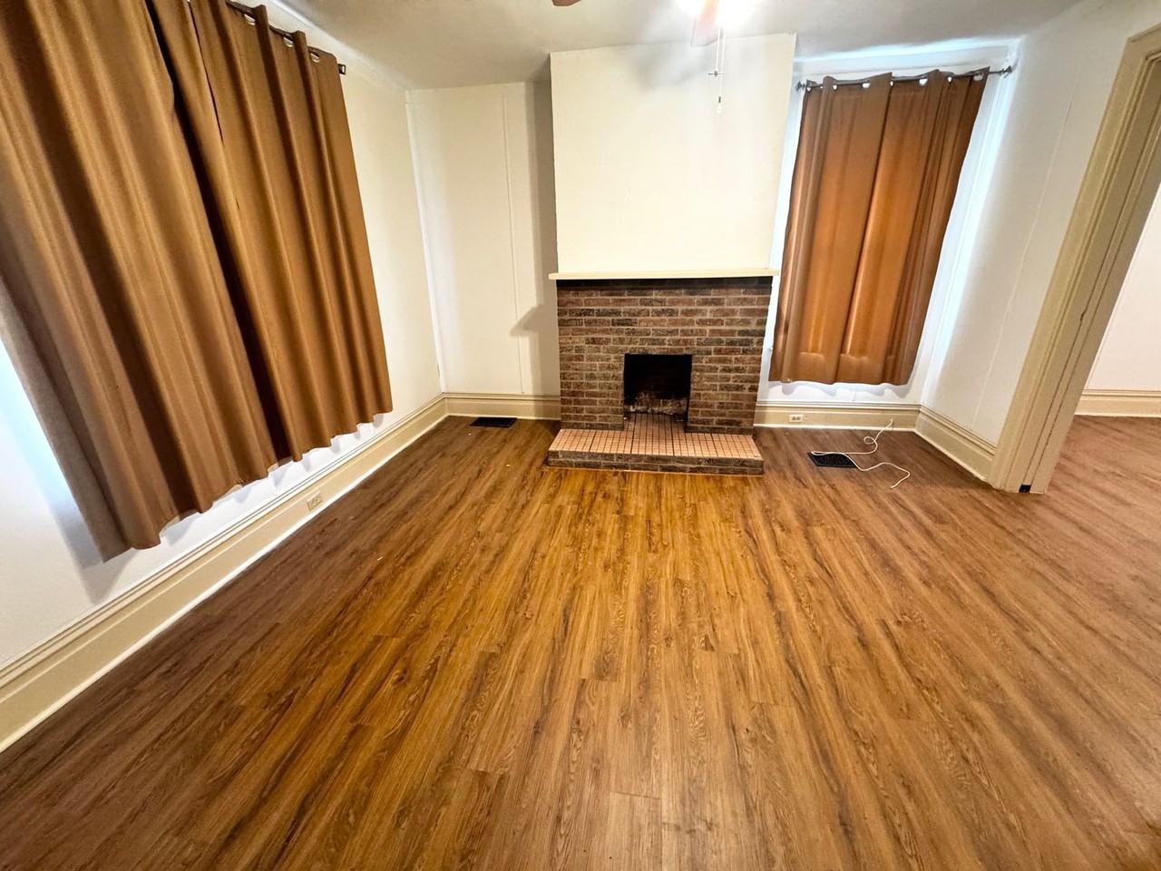 1101 Fredonia St - Photo 5 of 19