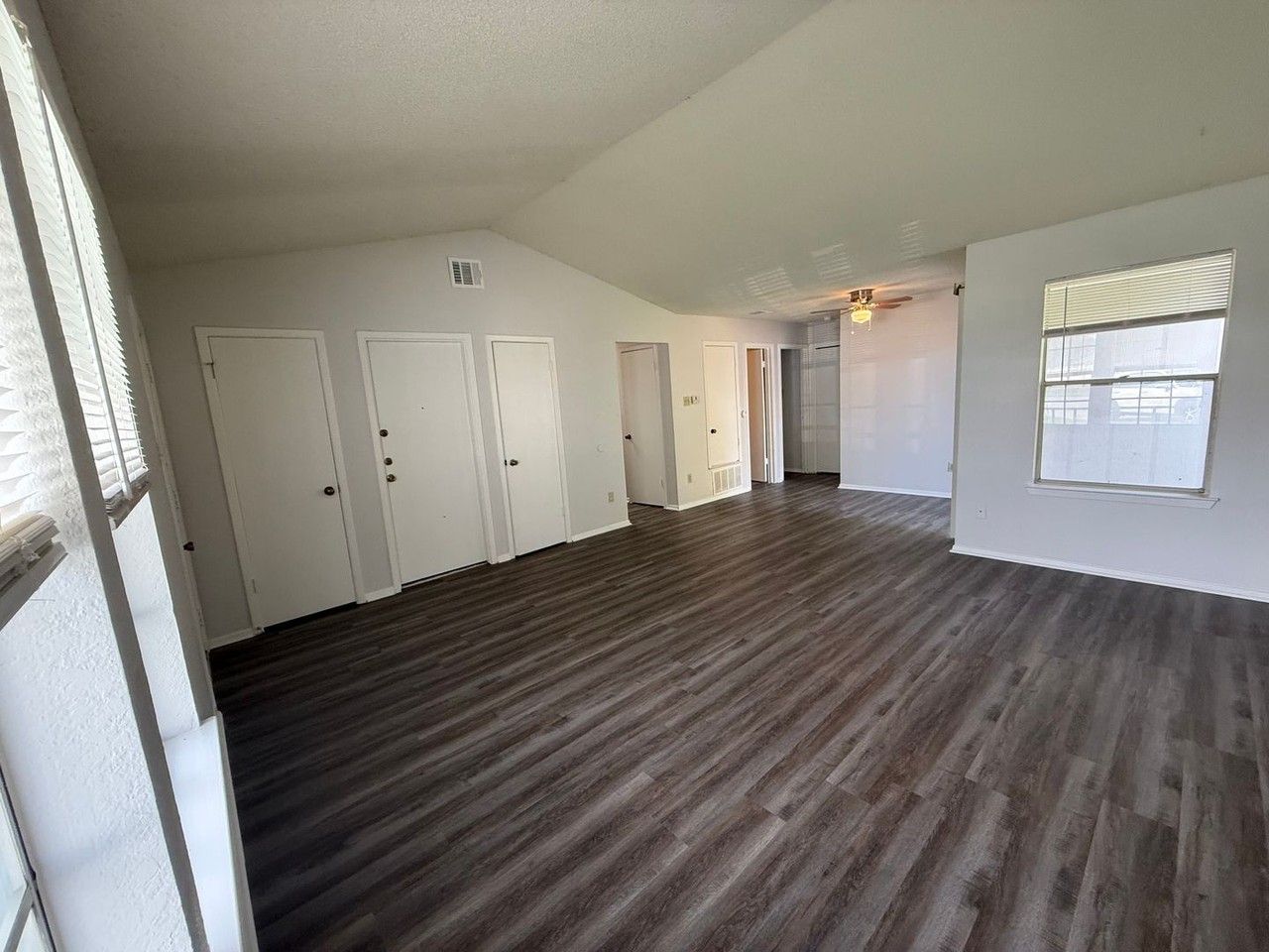 512 Willowbend Cv - Photo 5 of 11