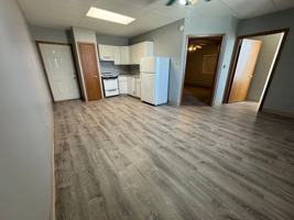 featured image of 124 E Main St