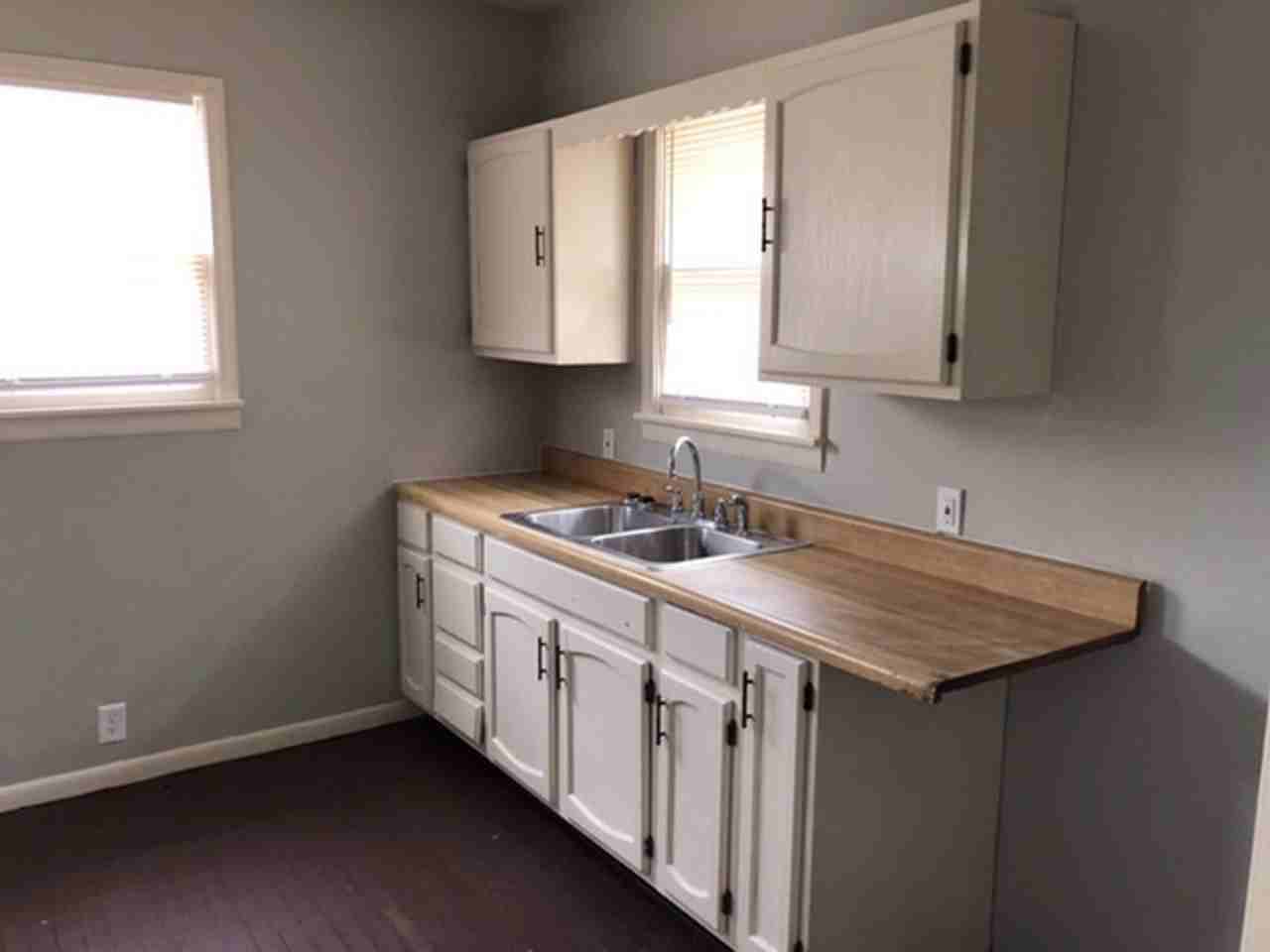 1109 Euclid Ave - Photo 6 of 16