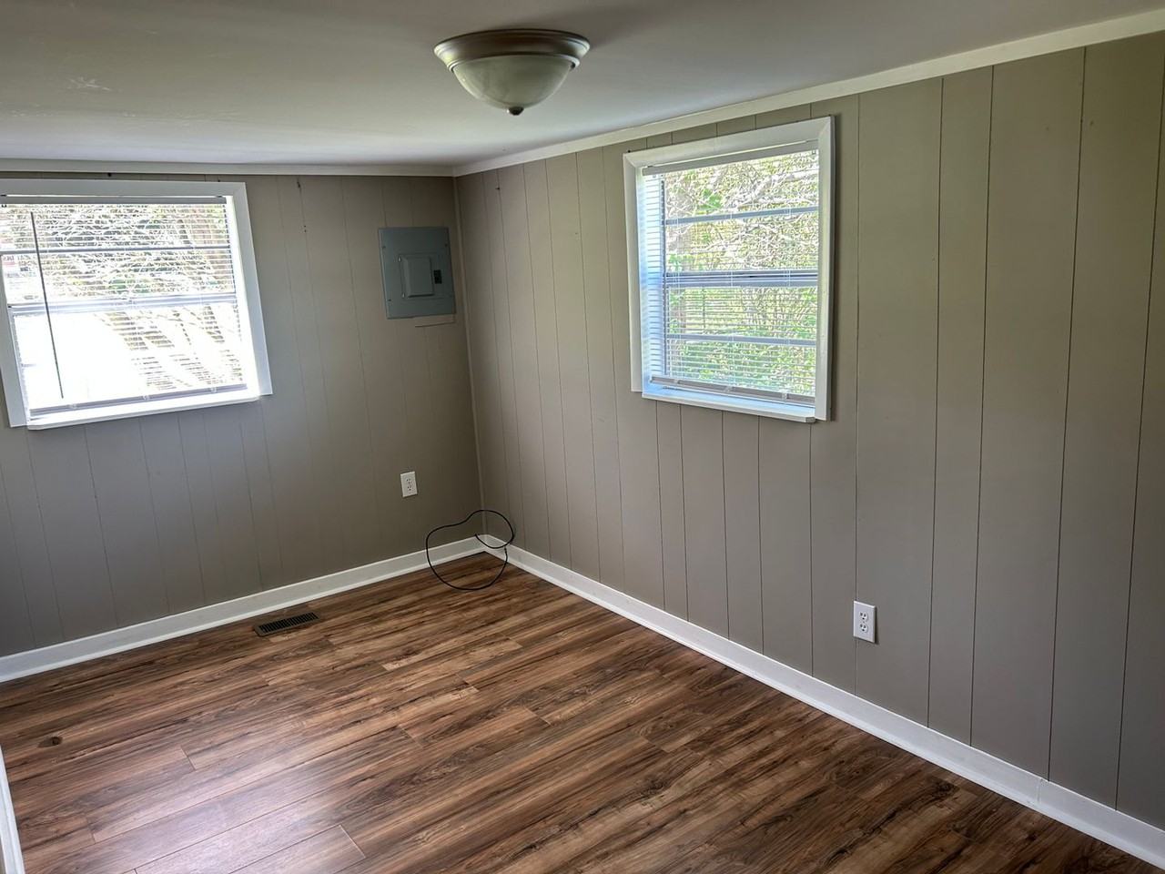 1415 Hatcher Ave Se - Photo 7 of 7