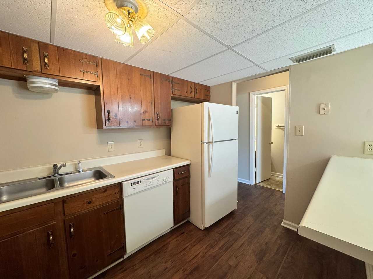 176 Kitty Hawk Sq - Photo 6 of 16