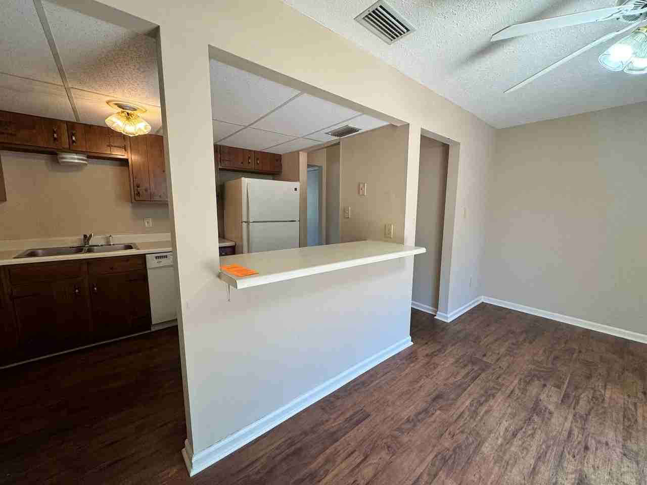 176 Kitty Hawk Sq - Photo 7 of 16