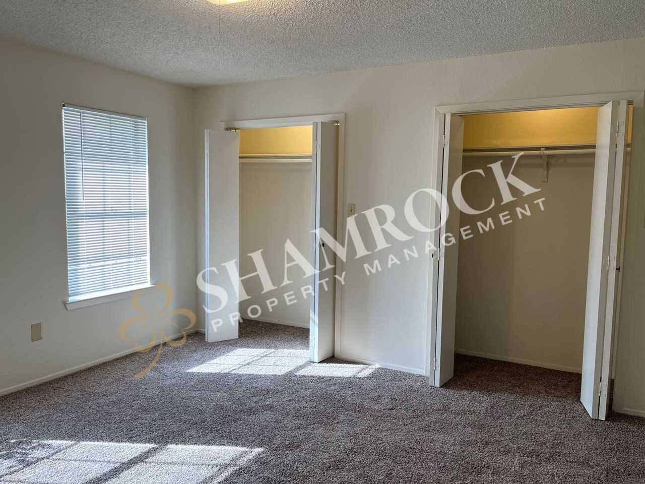 906 Lancelot Cir - Photo 5 of 8