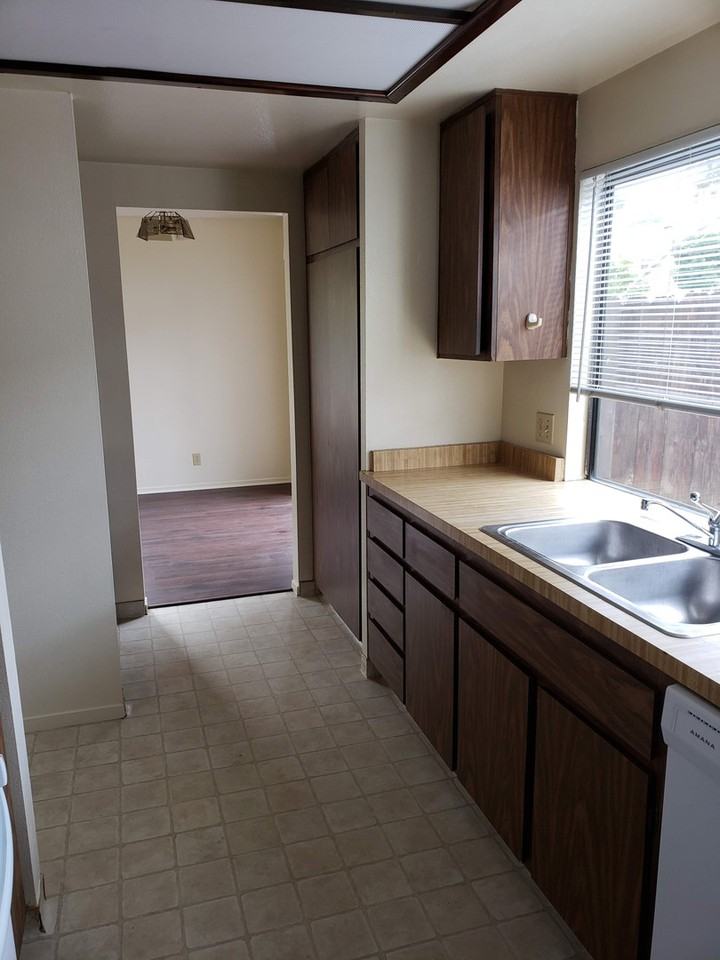 1355 Cavalier Ln - Photo 5 of 13