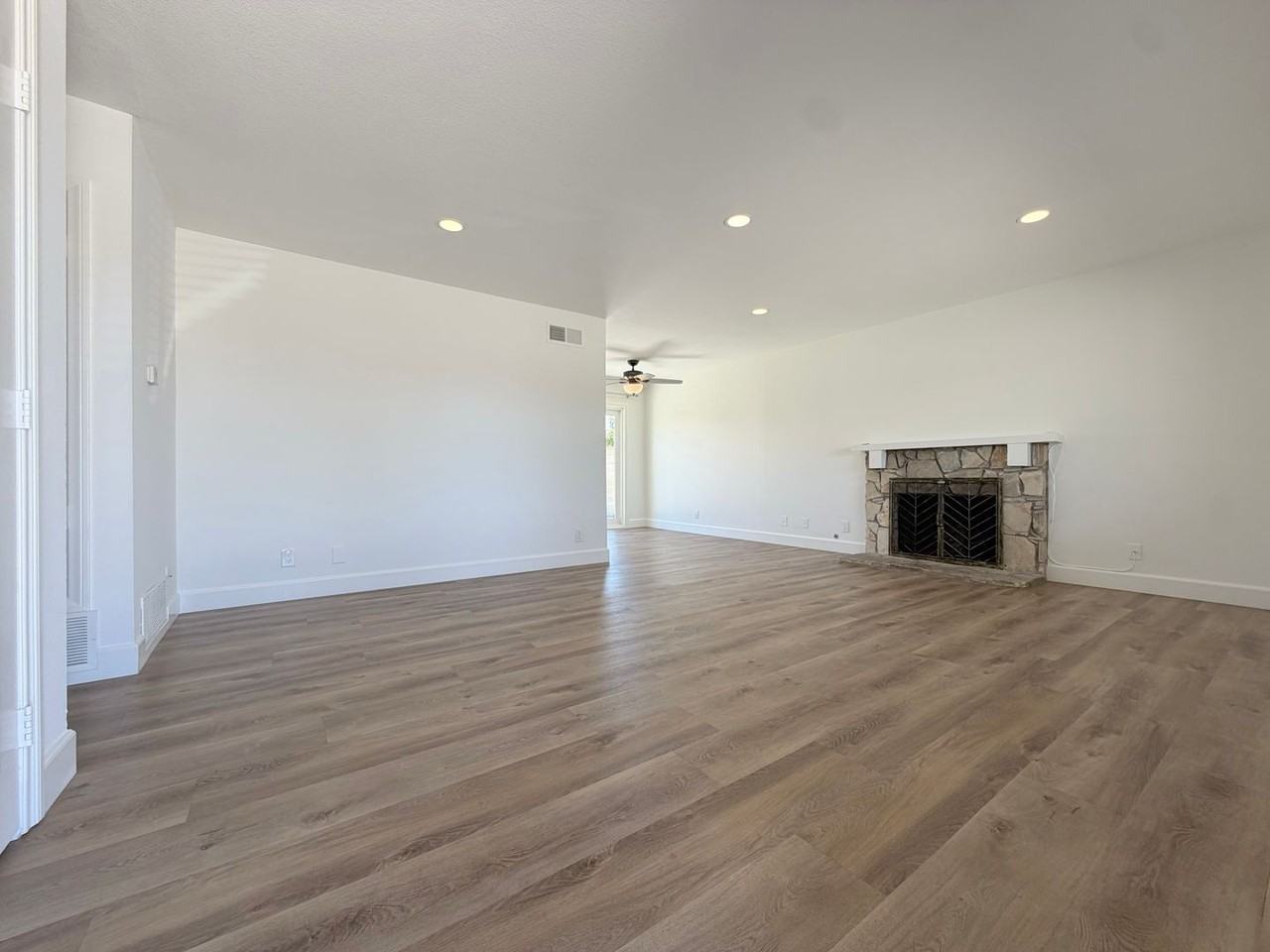 16262 Hawaii Ln - Photo 3 of 30