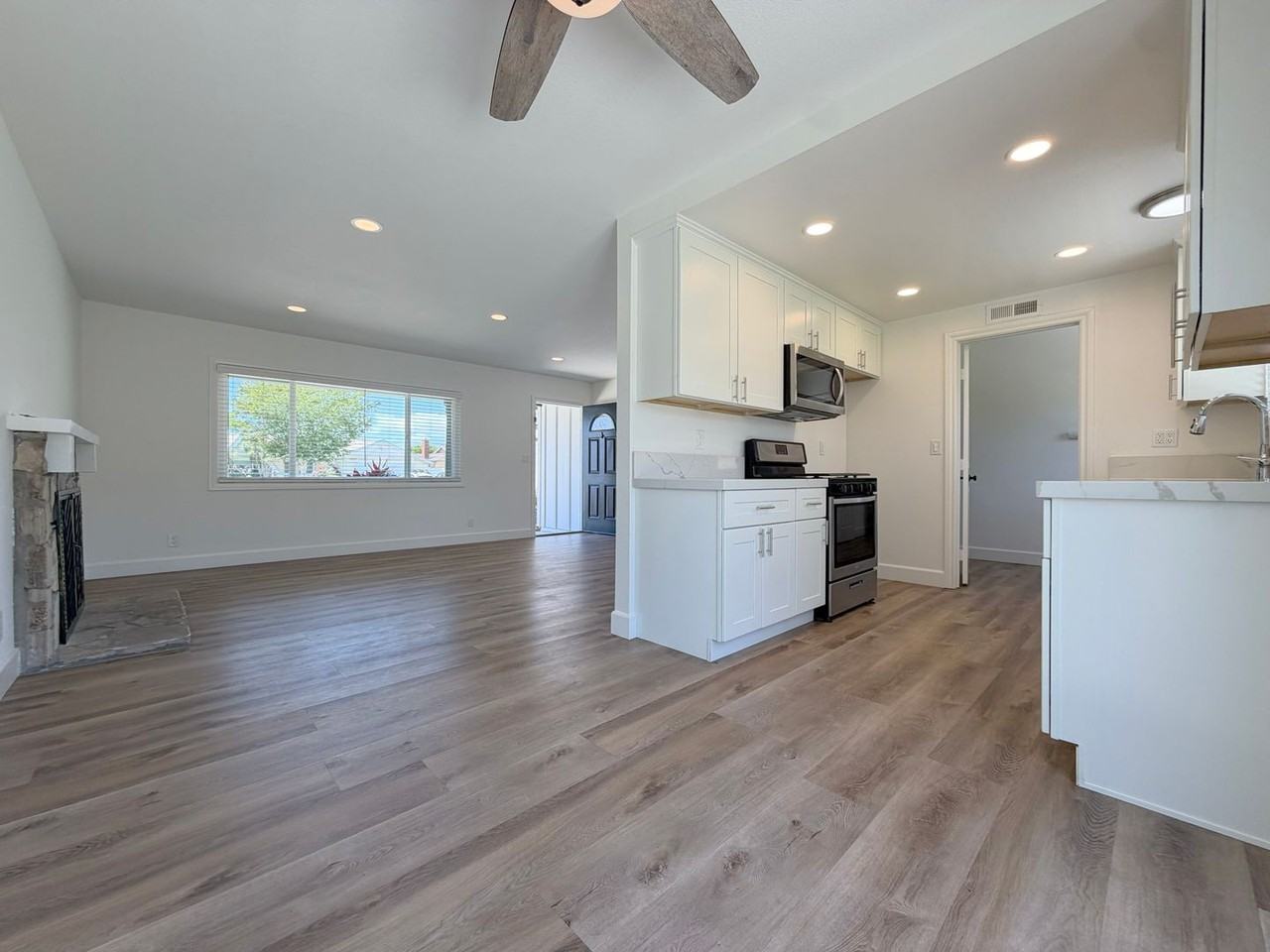 16262 Hawaii Ln - Photo 6 of 30