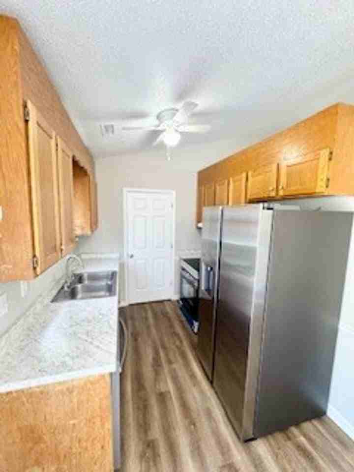 4203 Manchester Ln - Photo 2 of 12