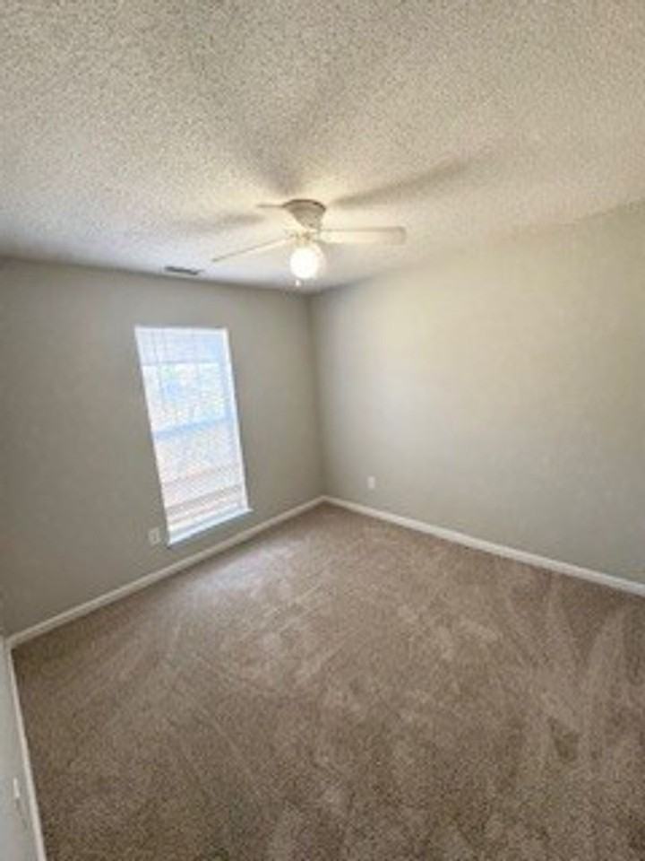 4203 Manchester Ln - Photo 4 of 12