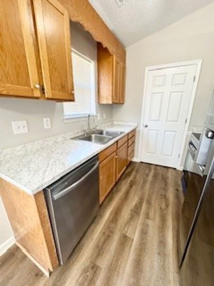 4203 Manchester Ln - Photo 5 of 12