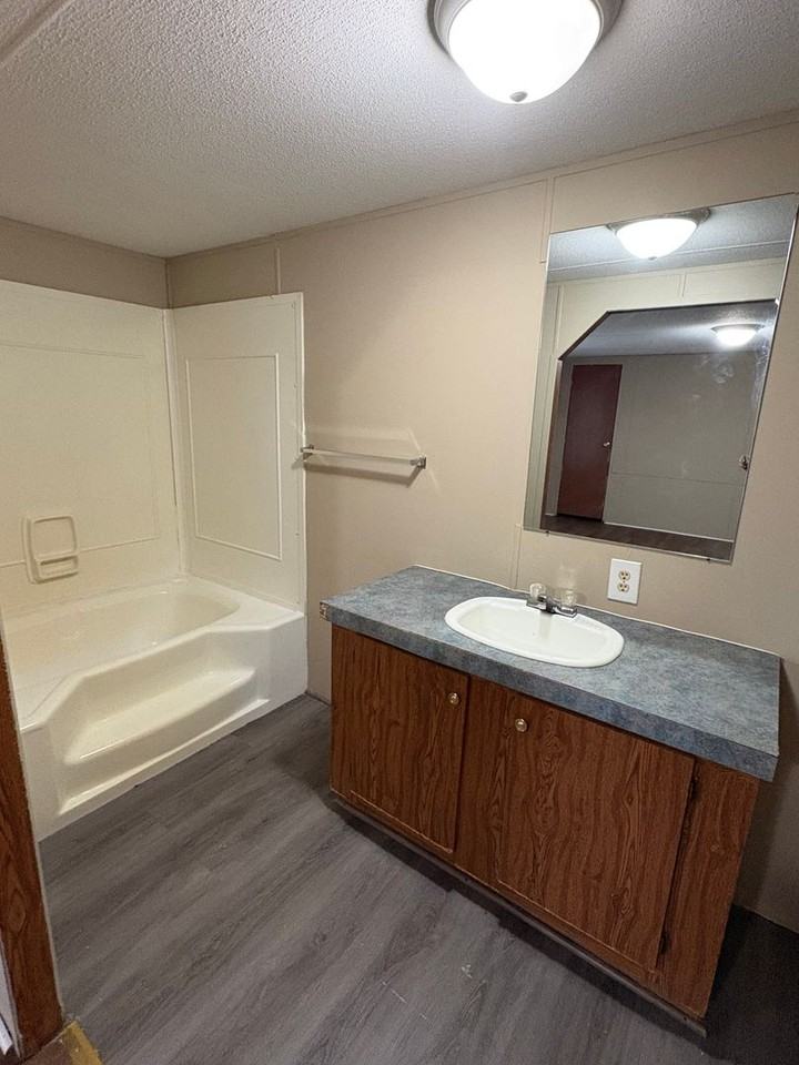 705 Williamsburg Dr - Photo 4 of 8