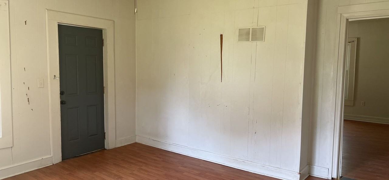 1143 Bridges St - Photo 3 of 6