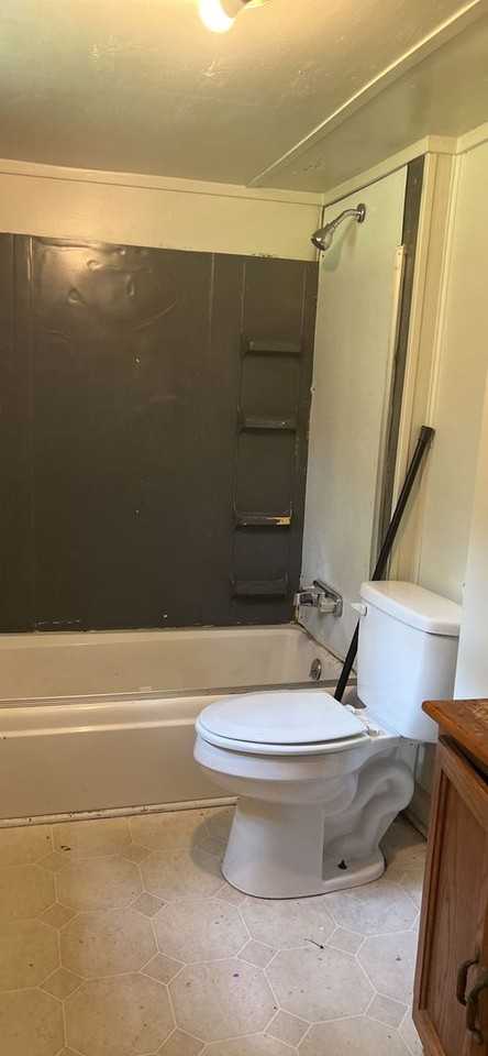 1143 Bridges St - Photo 6 of 6