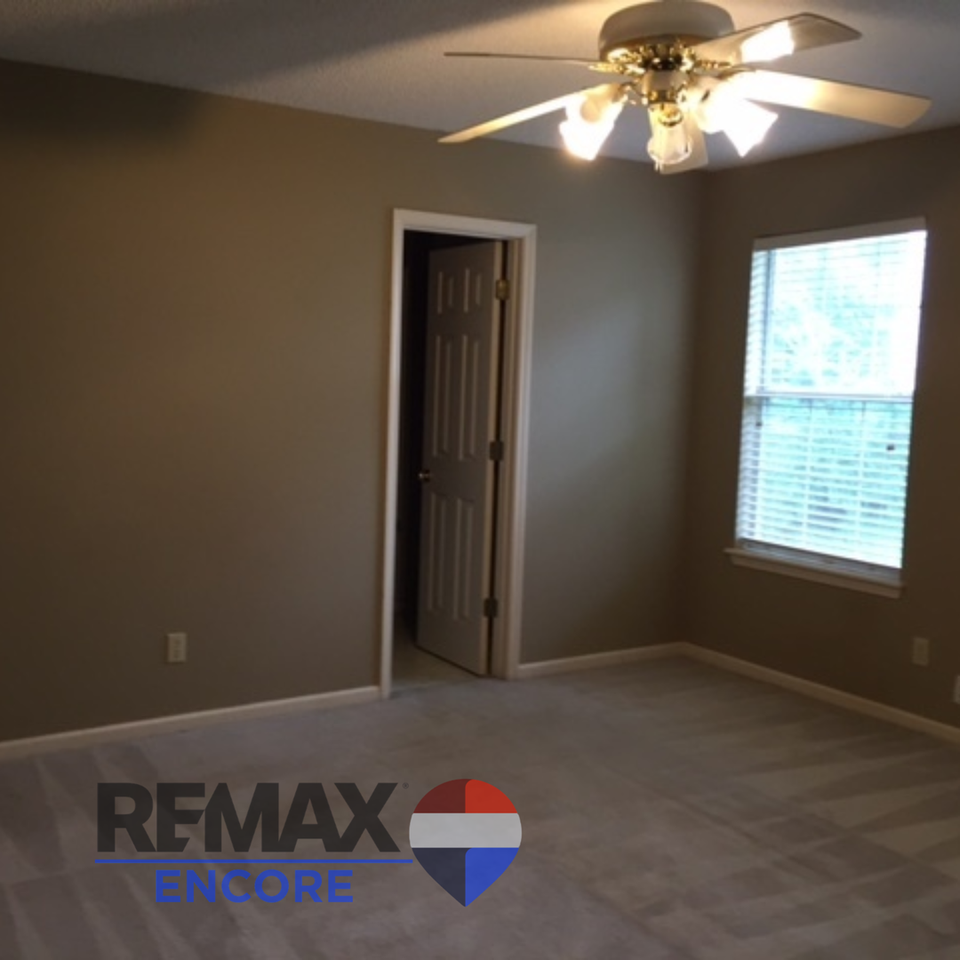 2037 N Hills Dr - Photo 6 of 10
