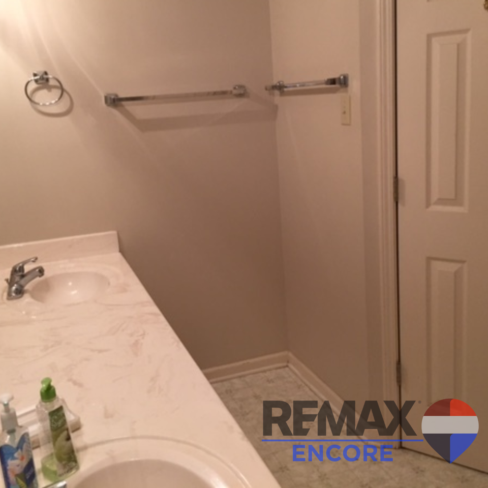 2037 N Hills Dr - Photo 7 of 10