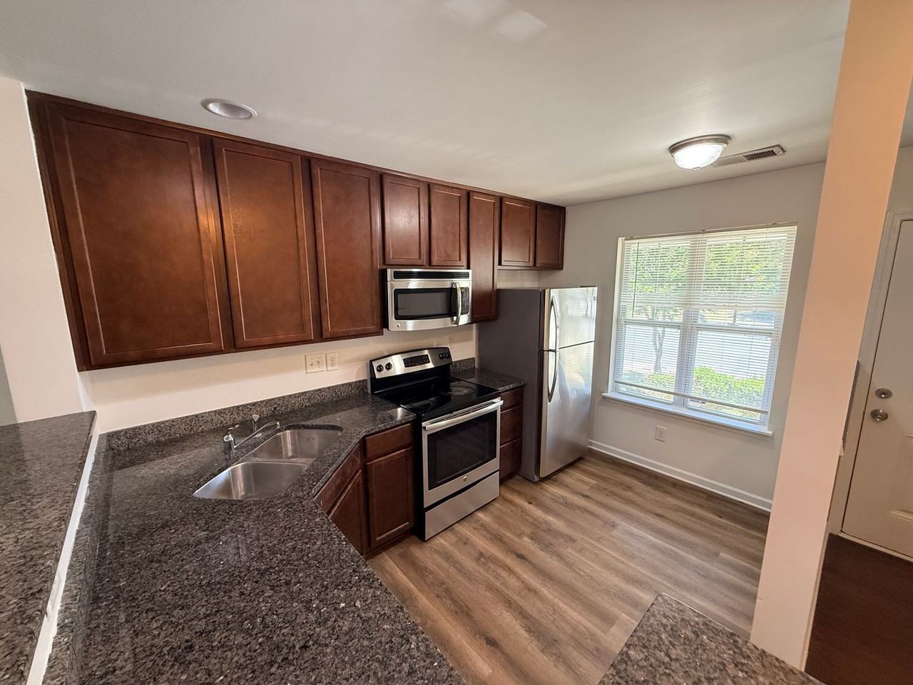 1333 Killashee Ct - Photo 4 of 14