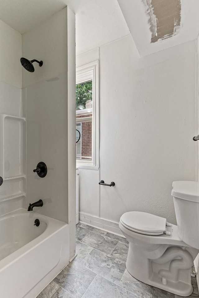 448 Pennsylvania Ave - Photo 5 of 25