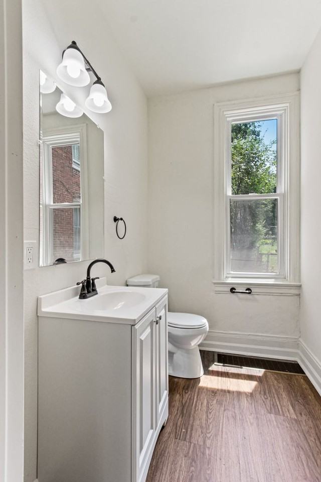 448 Pennsylvania Ave - Photo 7 of 25