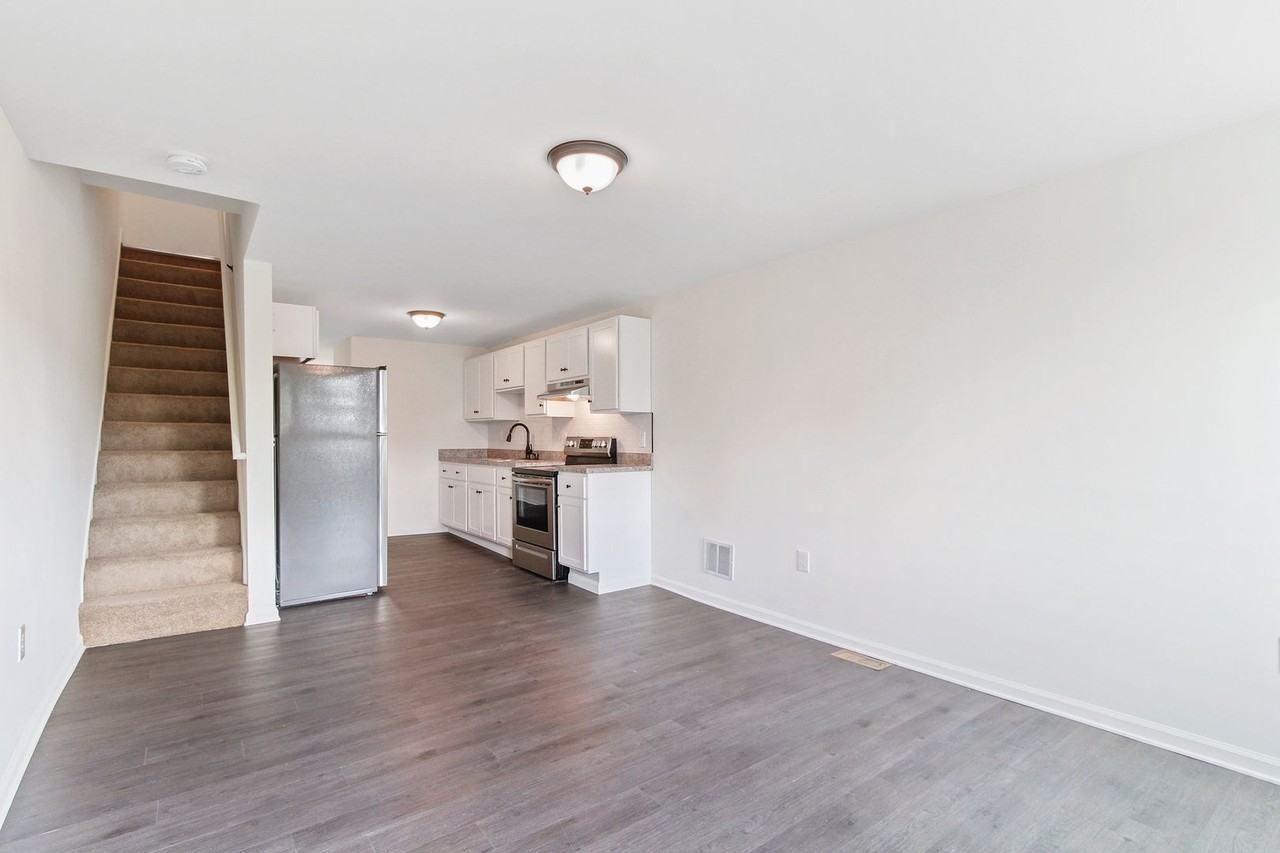 125 Bethel St - Photo 3 of 25