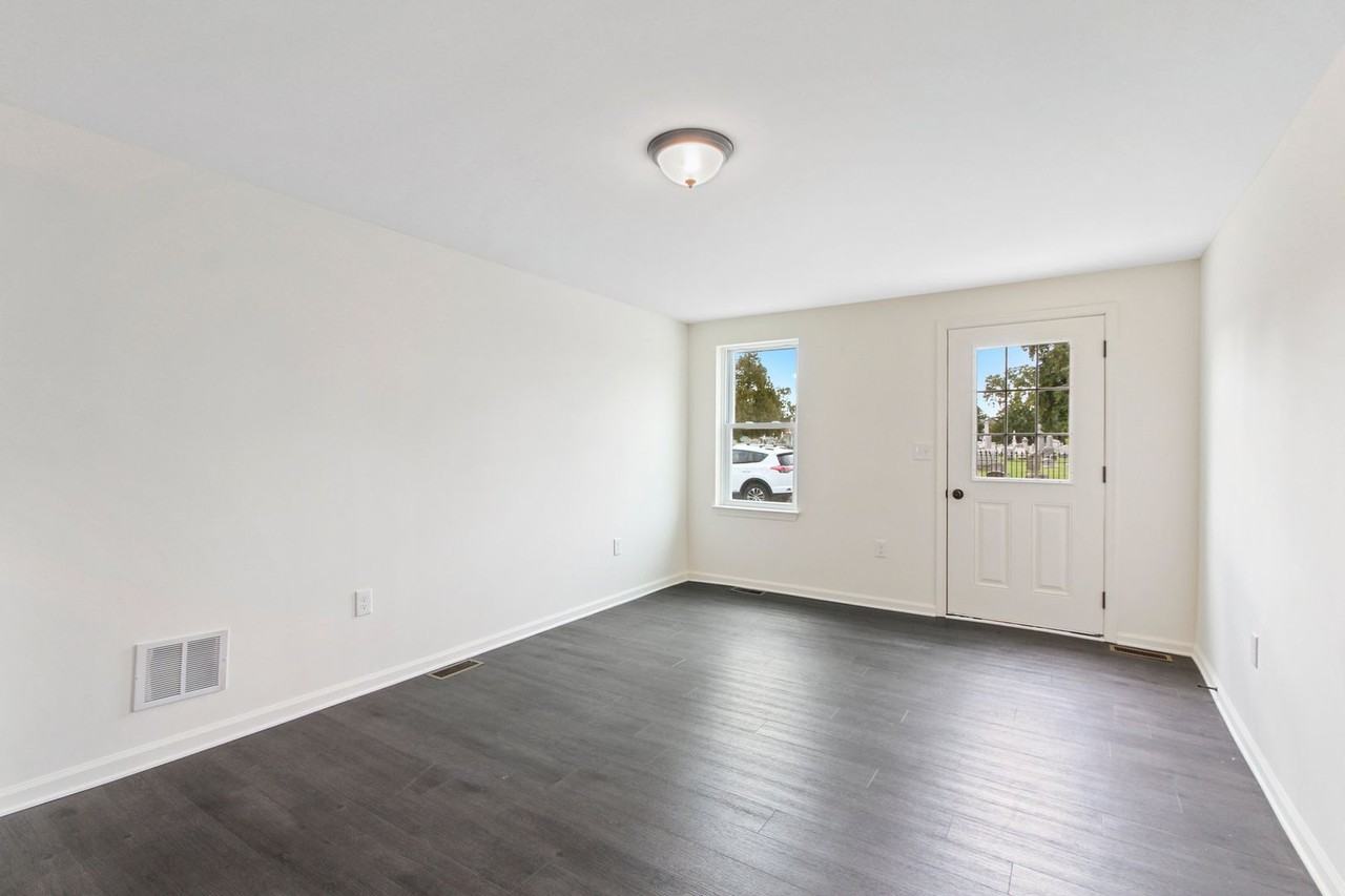 125 Bethel St - Photo 4 of 25