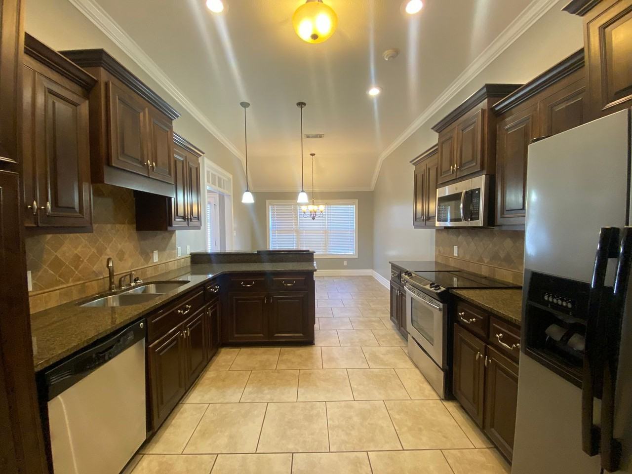 5048 Planters Xing - Photo 6 of 33