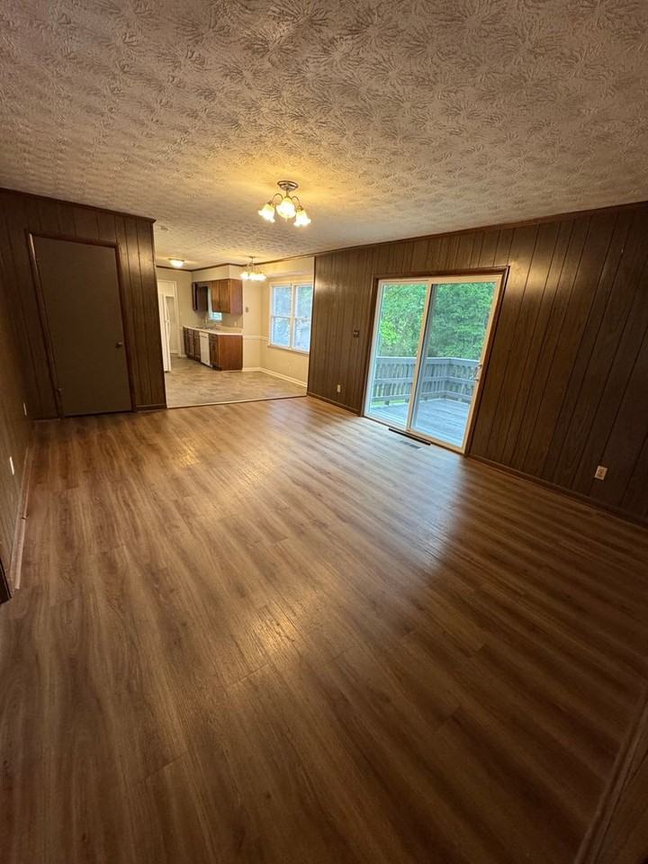 1215 Wildoak Dr - Photo 5 of 14
