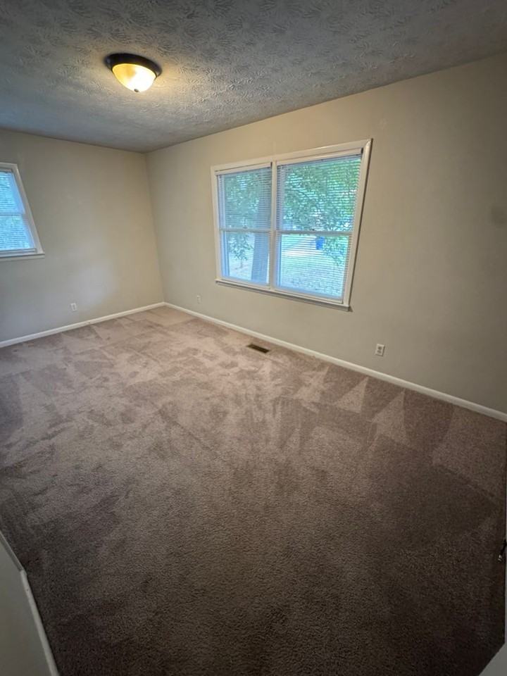 1215 Wildoak Dr - Photo 7 of 14