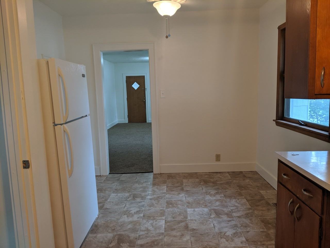 1301 Cone St - Photo 5 of 13