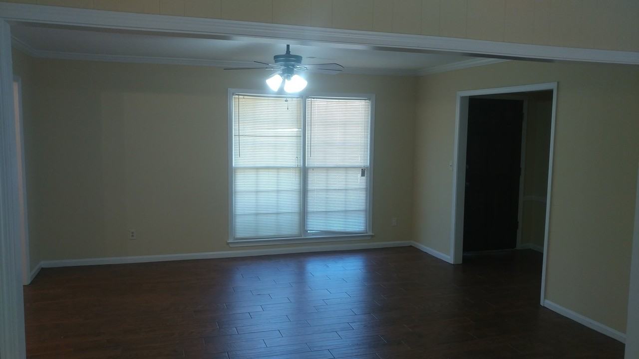 5007 15th Pl E - Photo 5 of 14