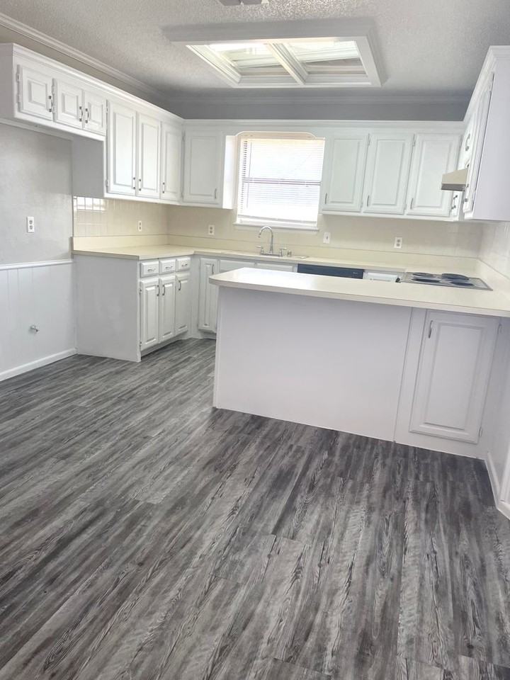 5513 95th St - Photo 5 of 12