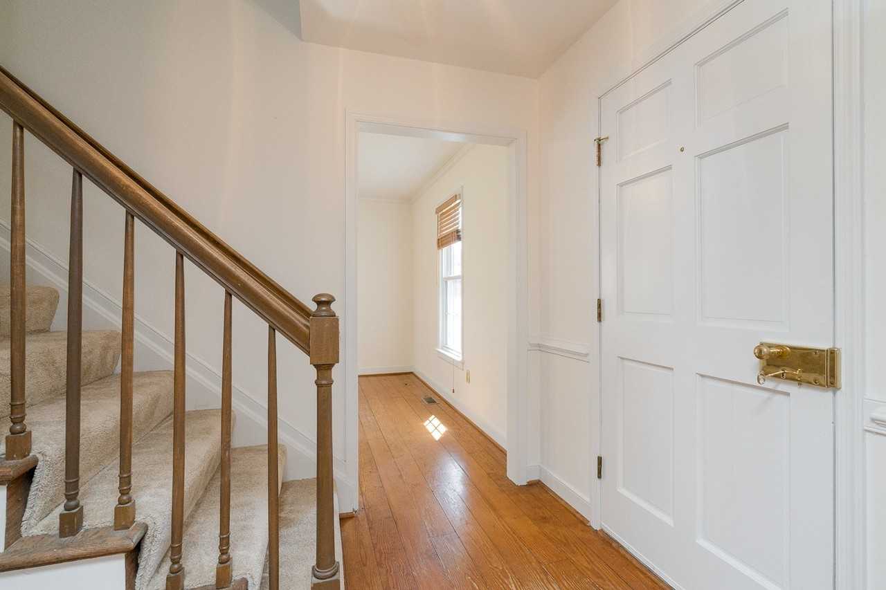 2601 Thurloe Dr - Photo 3 of 25