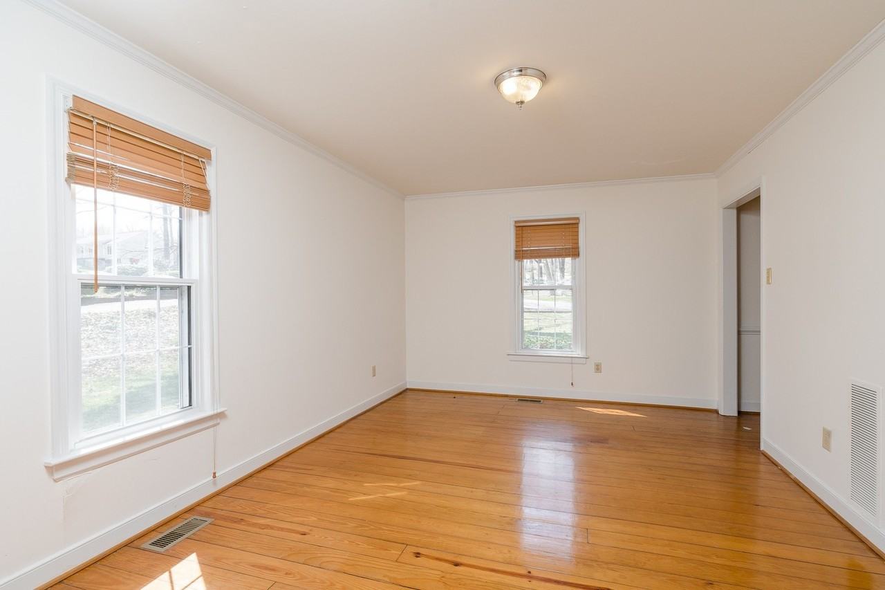 2601 Thurloe Dr - Photo 5 of 25