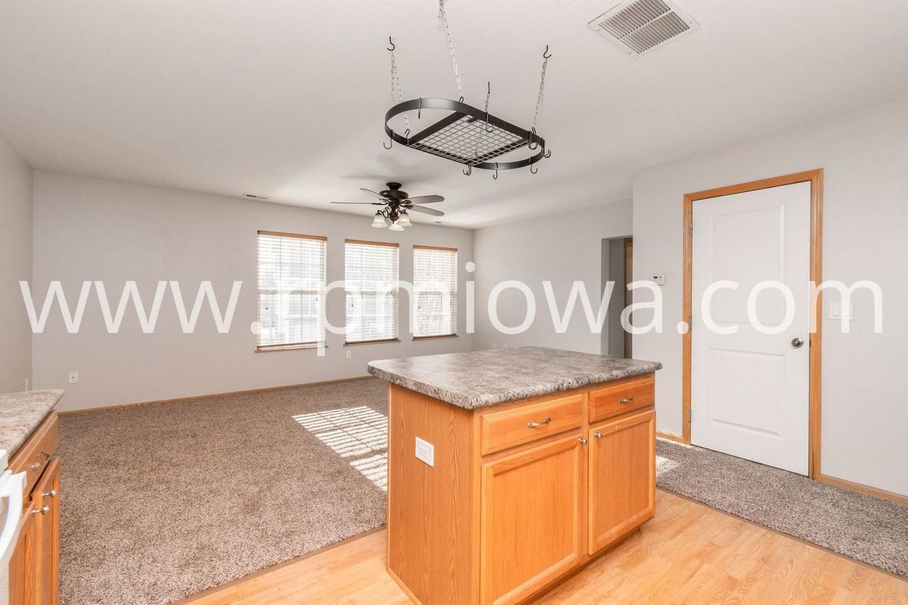 3181 Sw Sharmin Ln - Photo 4 of 16