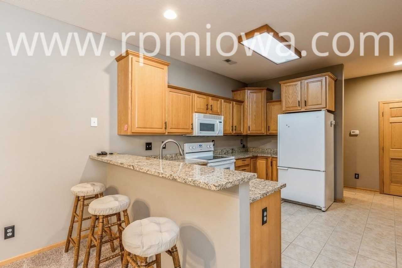 1114 Se Birch Ln - Photo 5 of 16