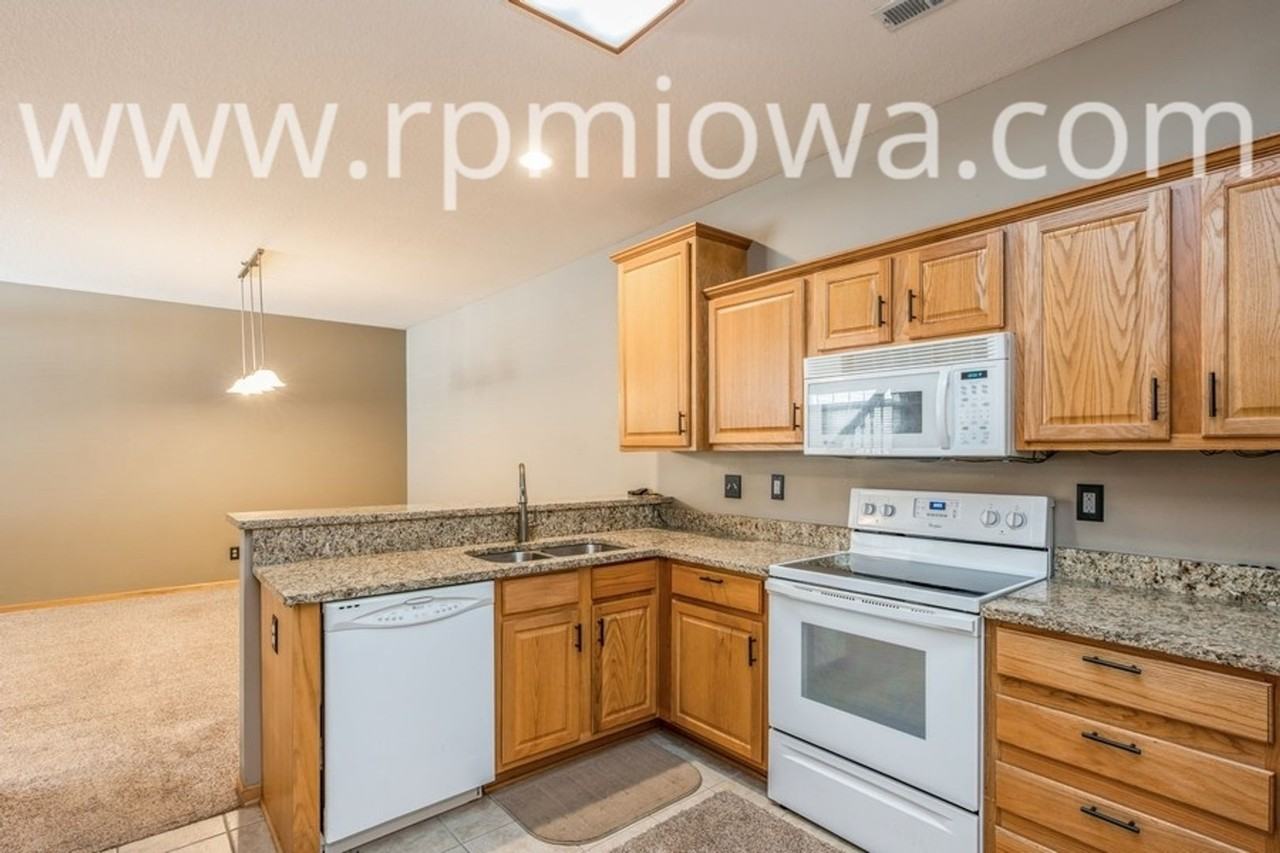 1114 Se Birch Ln - Photo 6 of 16