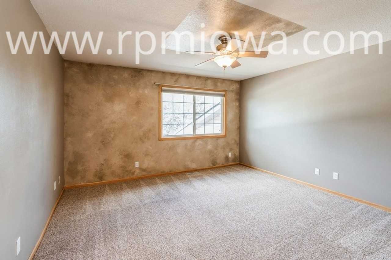 1114 Se Birch Ln - Photo 7 of 16