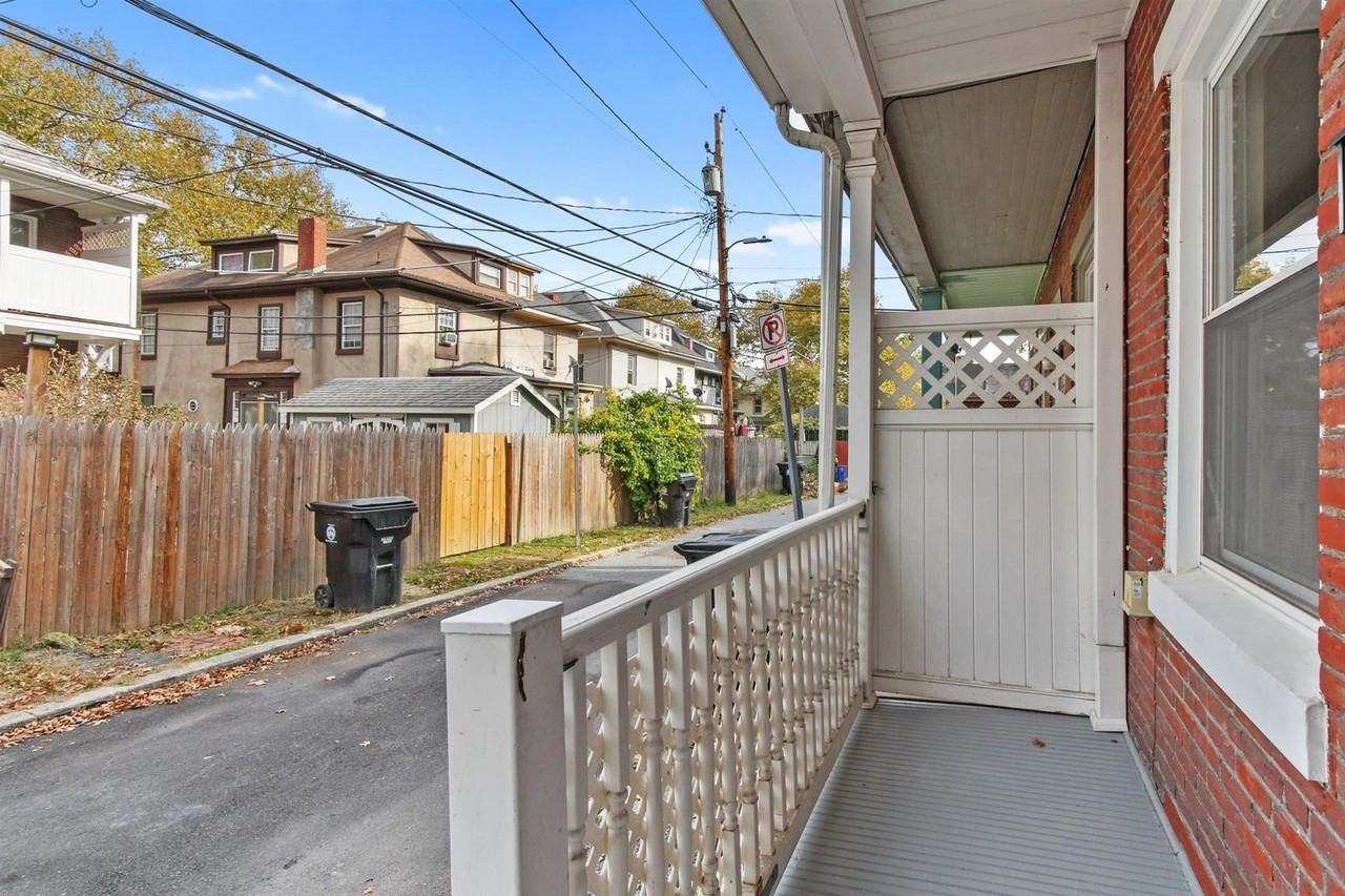 916 May St - Photo 2 of 21