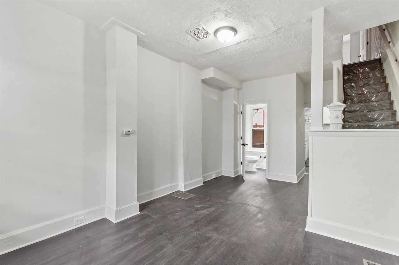 916 May St - Photo 4 of 21