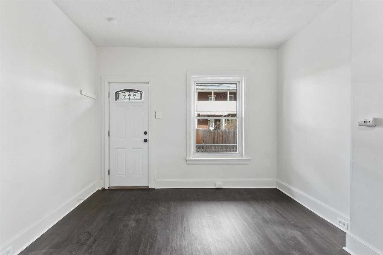 916 May St - Photo 5 of 21