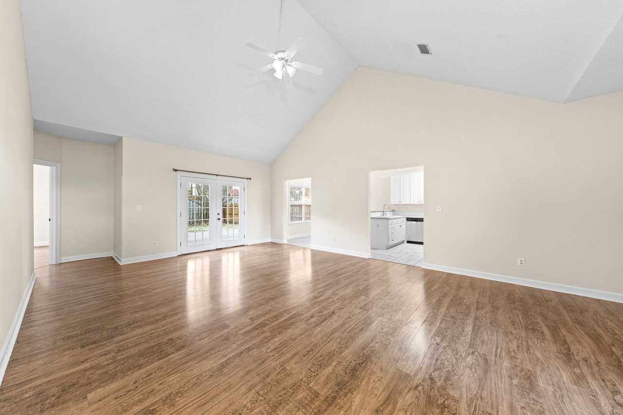 1472 The Crossings - Photo 3 of 35