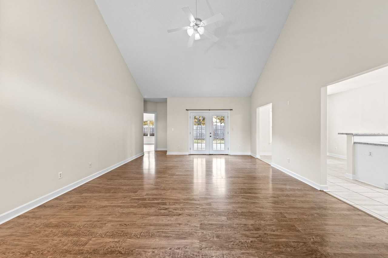 1472 The Crossings - Photo 4 of 35