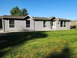 featured image of 3040 Clemans Rd #B