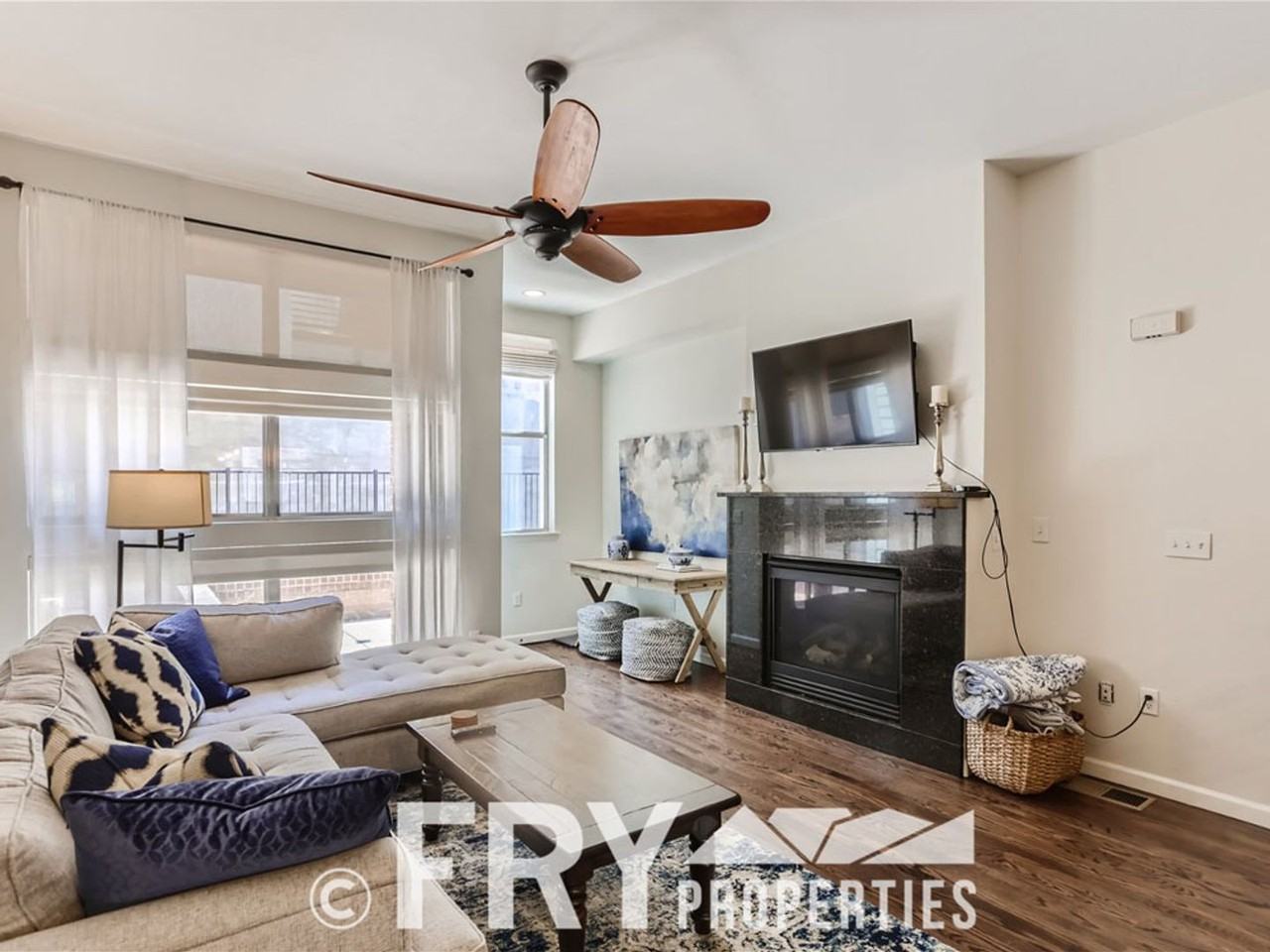 1463 27th St - Photo 5 of 17