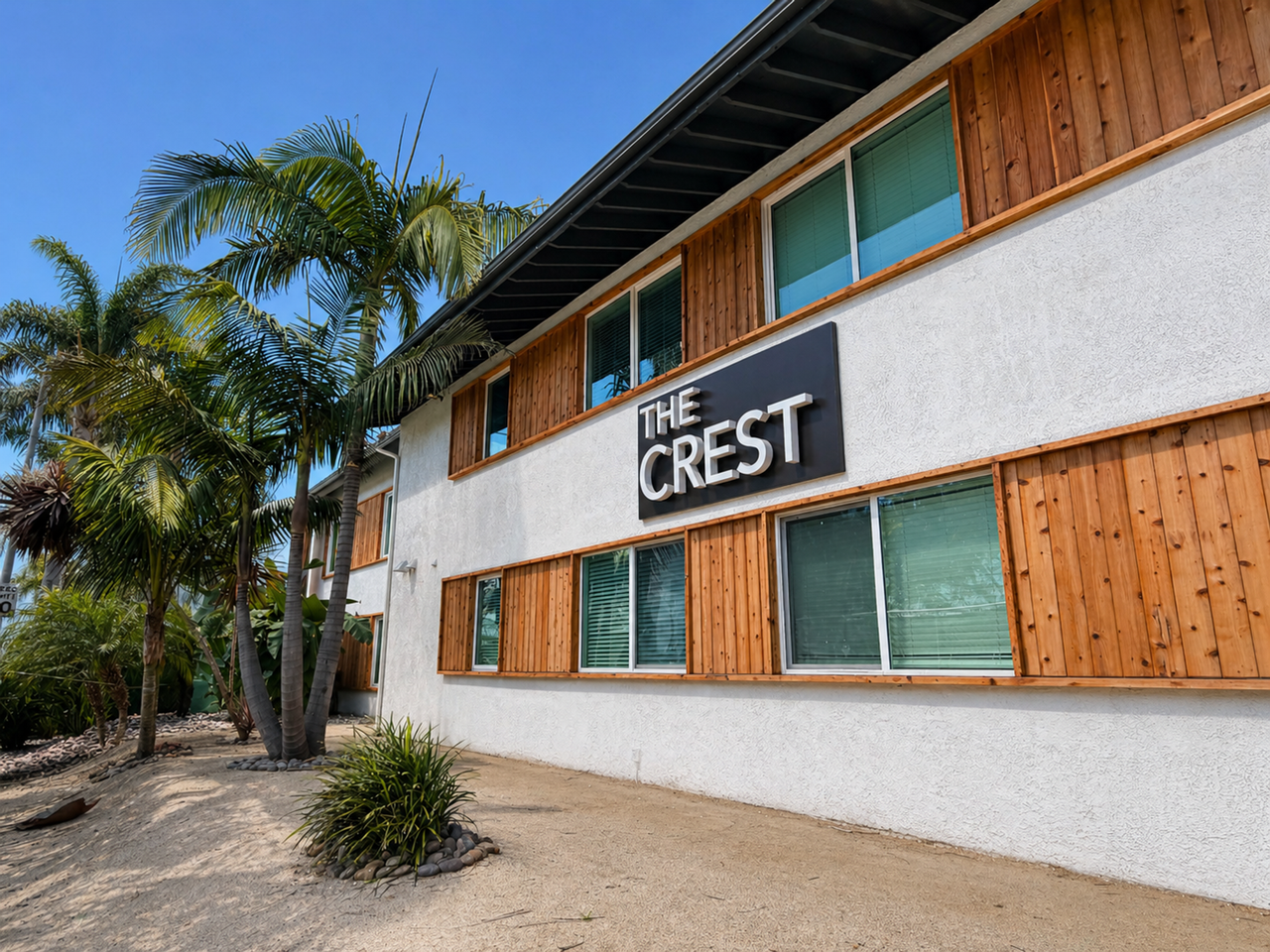 The Crest |NEWLY Renovated Studios, Lofts, 1, 2 & 3 Bedroom Homes Near the Beach - Photo 5 of 50