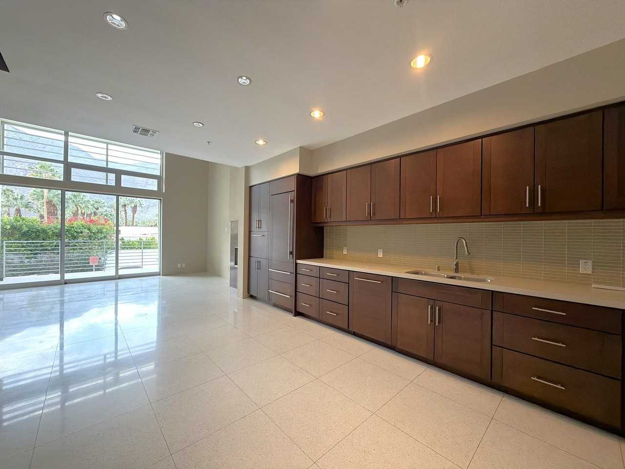 803 N Palm Canyon Dr #08 - Photo 6 of 23