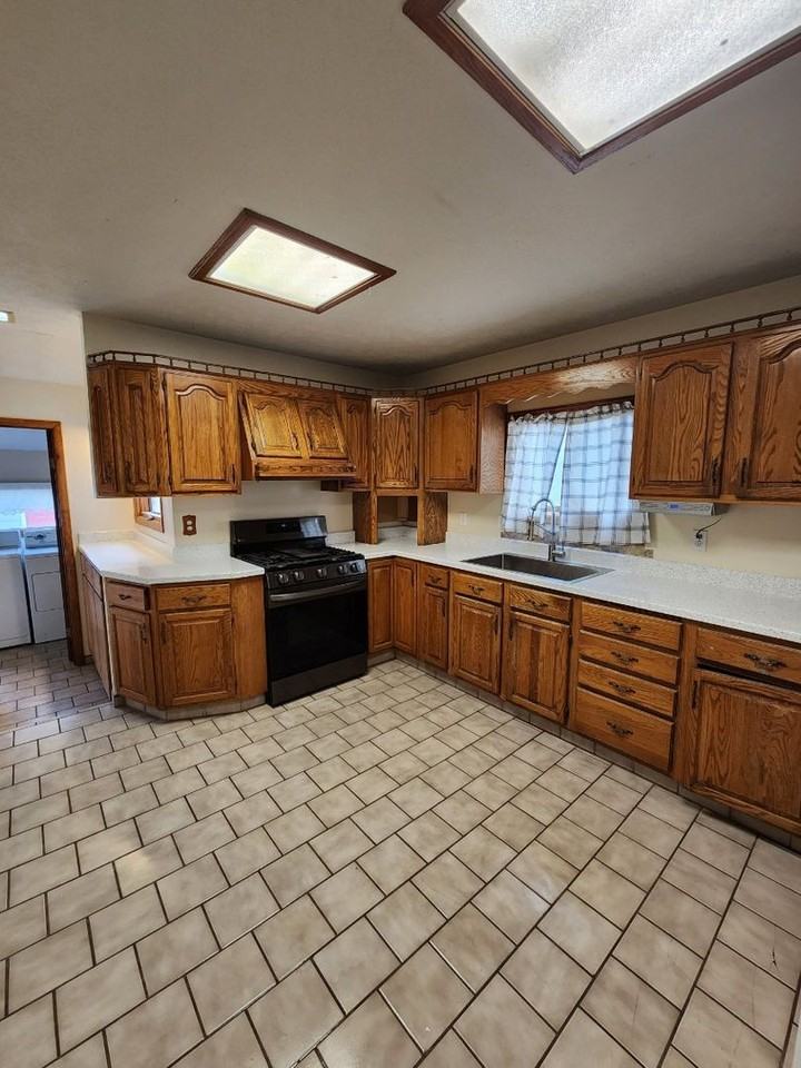 1723 High St - Photo 2 of 16