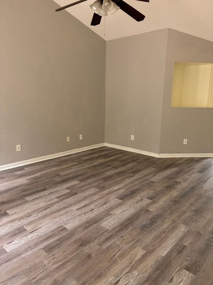 8021 Pleasant Point Ln - Photo 6 of 18